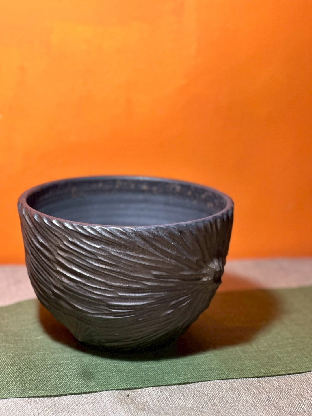 墨金 风痕盆器 01  19cm手工陶盆 植栽用陶盆  黑陶金属感 - 植栽/盆栽 - 陶 黑色