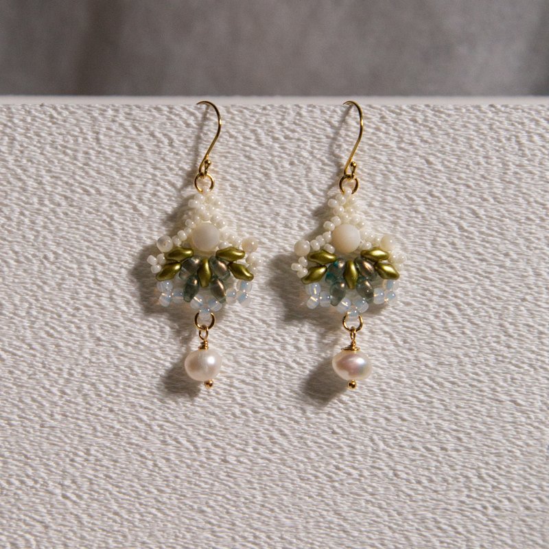 Creusa's Kingfisher Small Earrings 克蕾乌莎小翠鸟耳饰 - 耳环/耳夹 - 玻璃 绿色