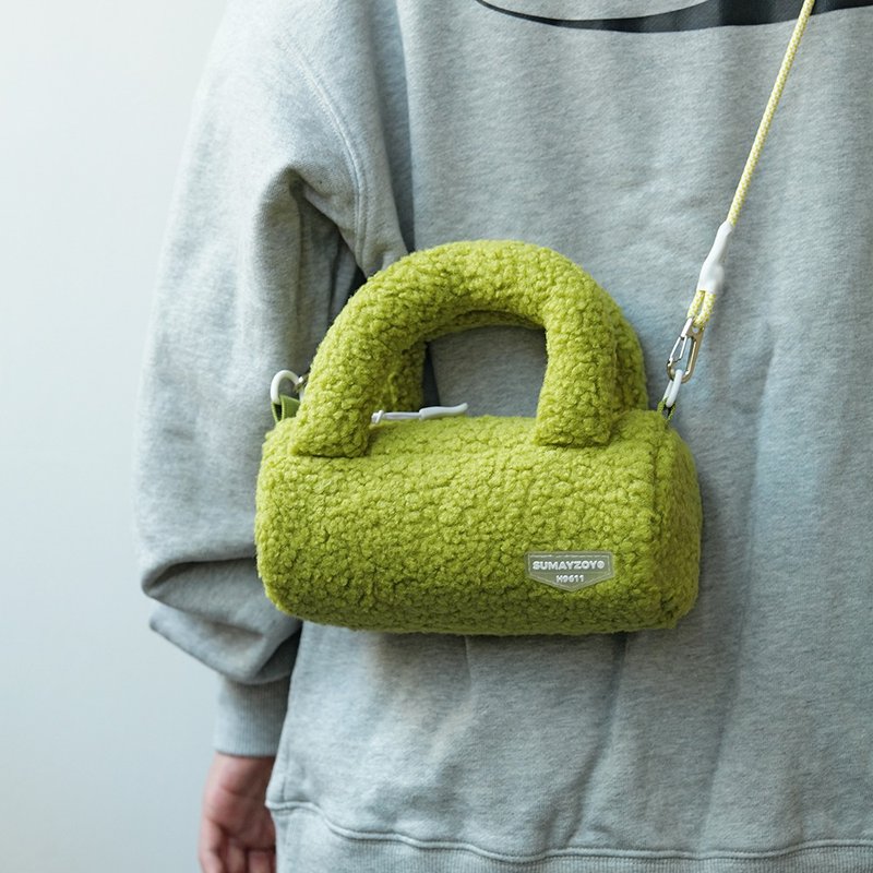 毛絨包大號款秋冬新款 圓筒手提包迷你可愛斜挎包 草甸綠 - 侧背包/斜挎包 - 聚酯纤维 绿色