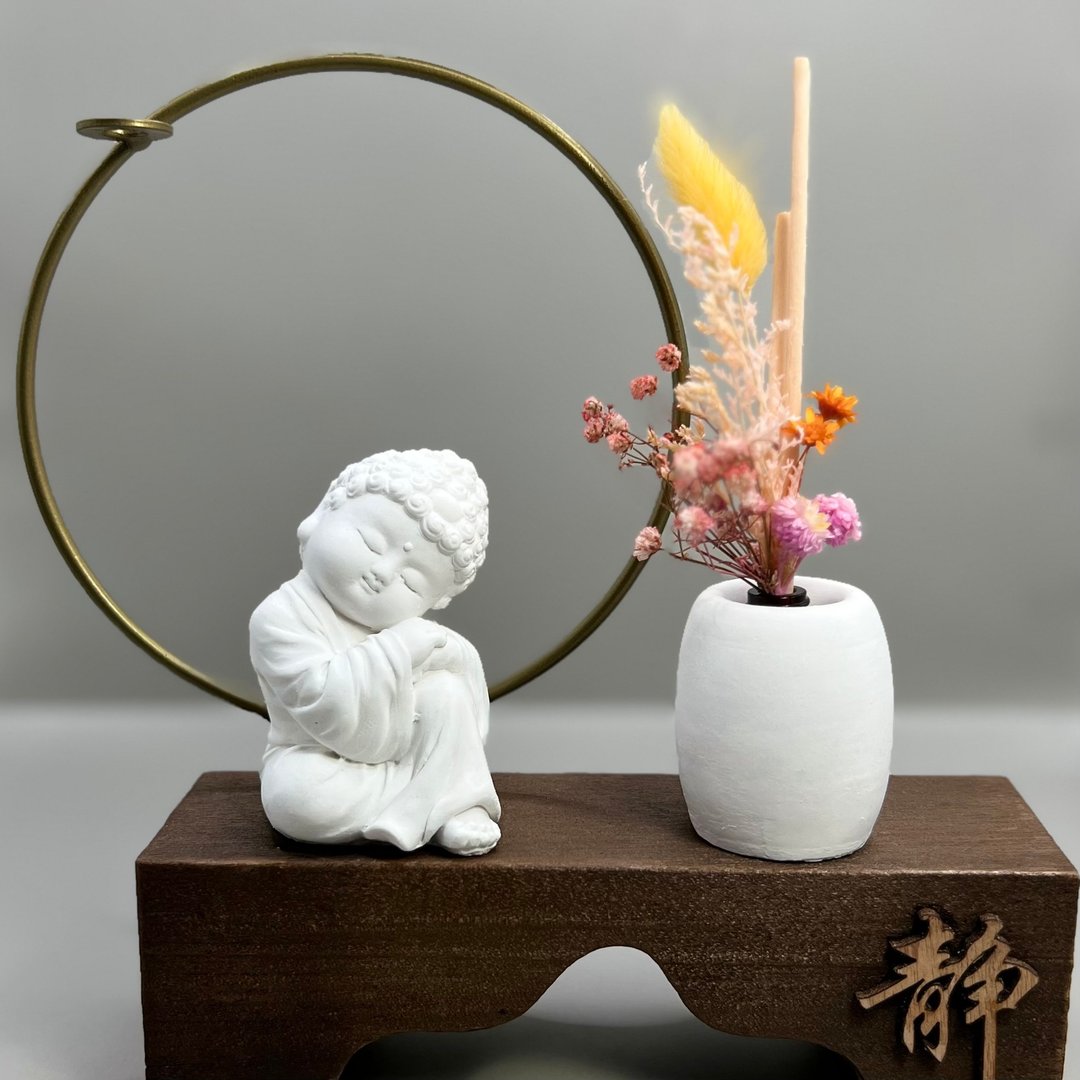 禅静香氛座  净念吉祥小佛-大觉 赠5ML独家调香精油 12款香韵任选 - 香薰/精油/线香 - 水泥 白色