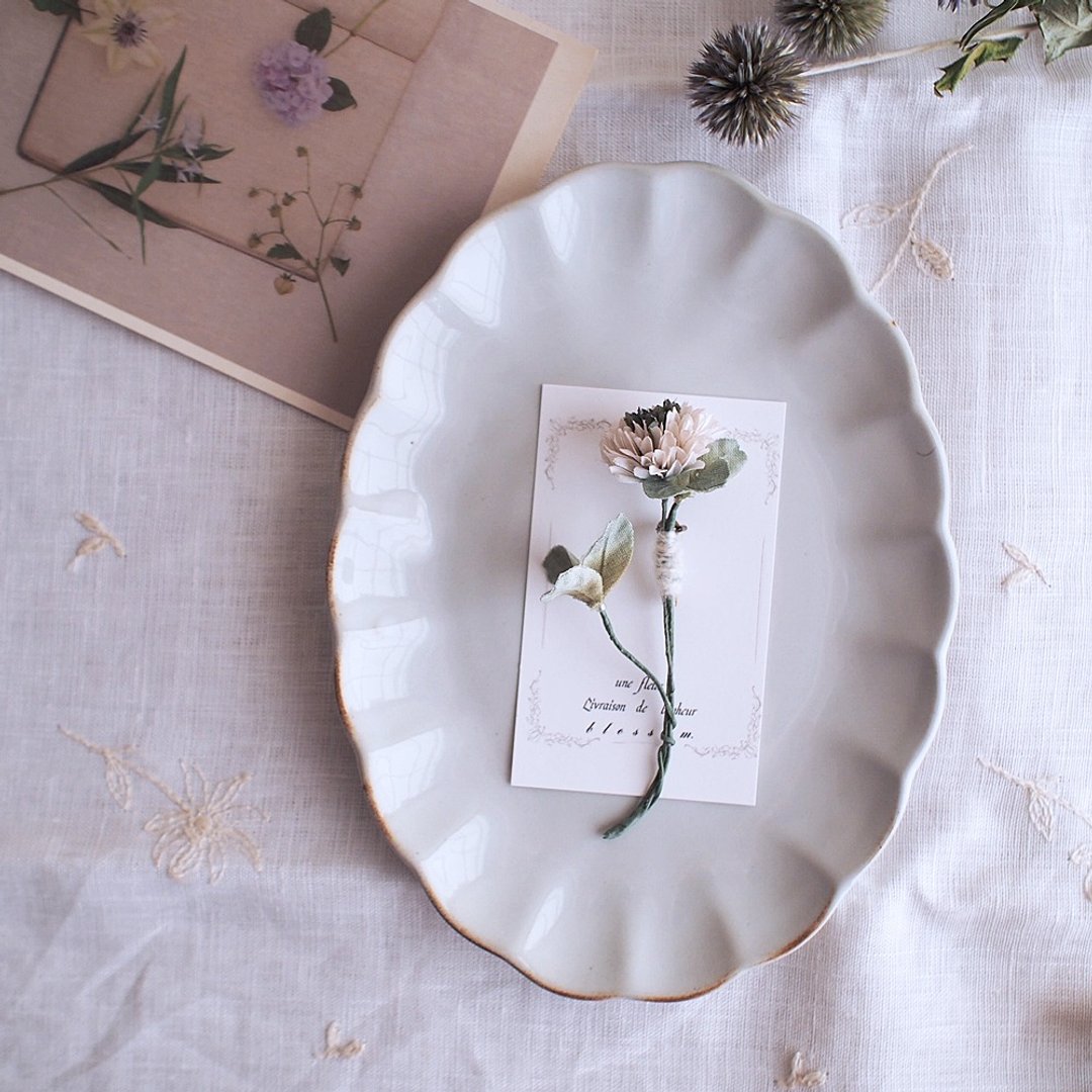 Corsage.White clover.A - 胸花/手腕花 - 棉．麻 白色