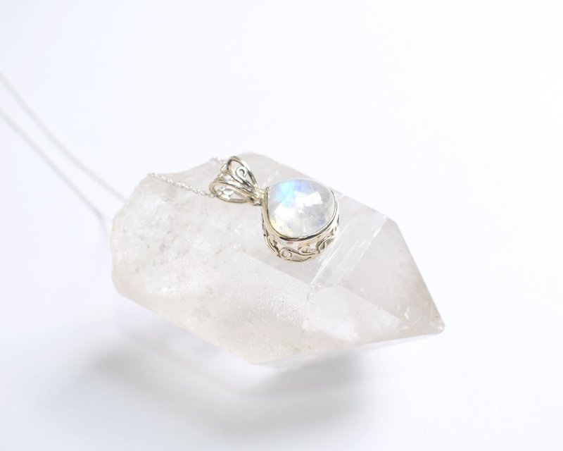 Mysteriously shining rainbow moonstone Silver necklace - 项链 - 石头 透明