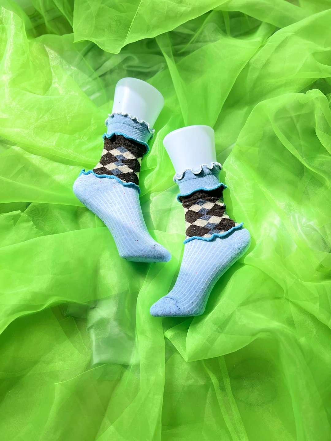 蓝色×棕色 彩色荷叶边袜子 抢眼袜子 个性袜子 22.5〜25 女袜 socks - 袜子 - 其他材质 蓝色