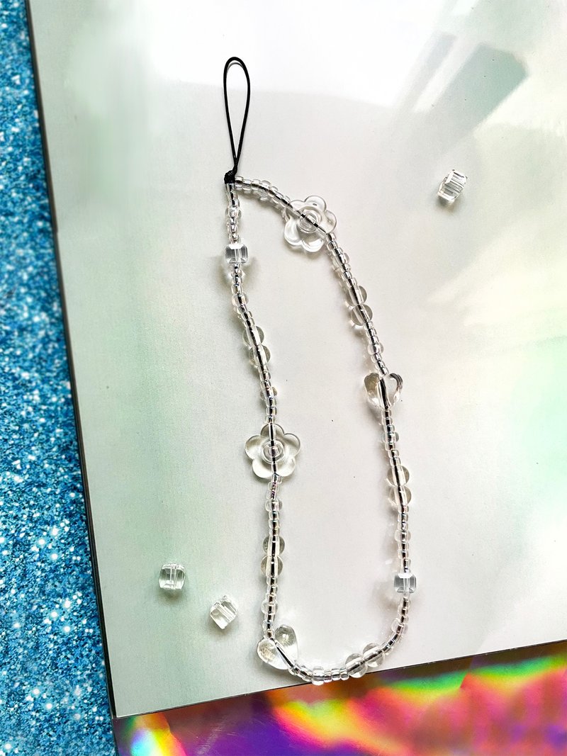 Found.Myth 冰雪城堡串珠手机练 欧美风 串珠吊饰 - 吊饰 - 其他材质 白色