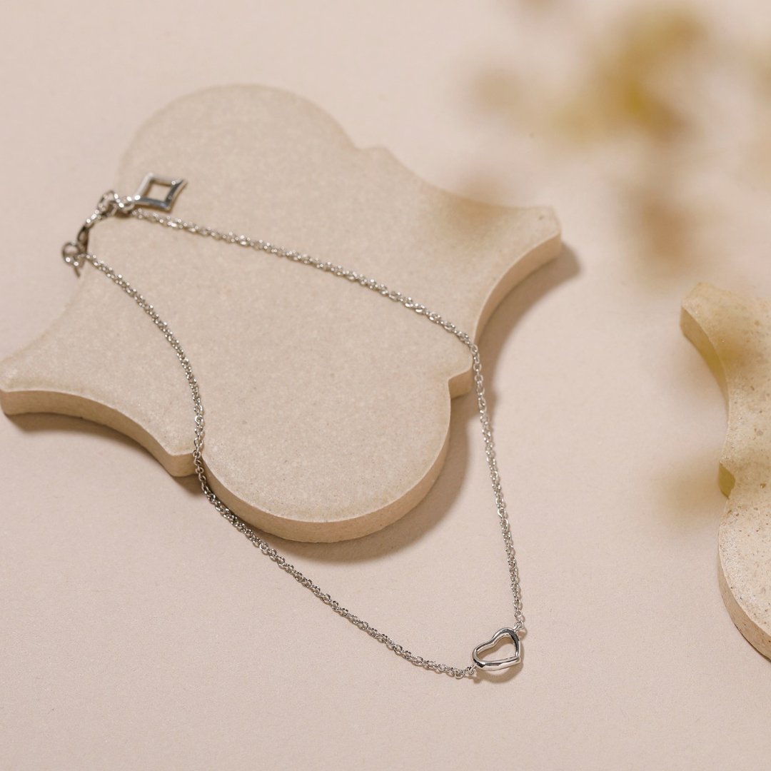 line heart bracelet SV 无镍手链 成熟爱心手链 银色  રhodium - 手链/手环 - 其他金属 银色