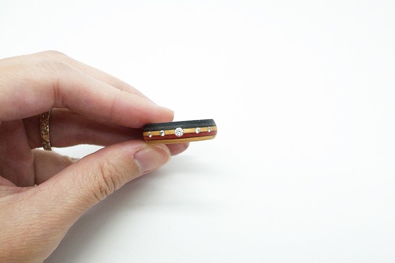 回收滑板制戒指--基本镶5钻款( 蓝红) - 戒指 - 木头 多色