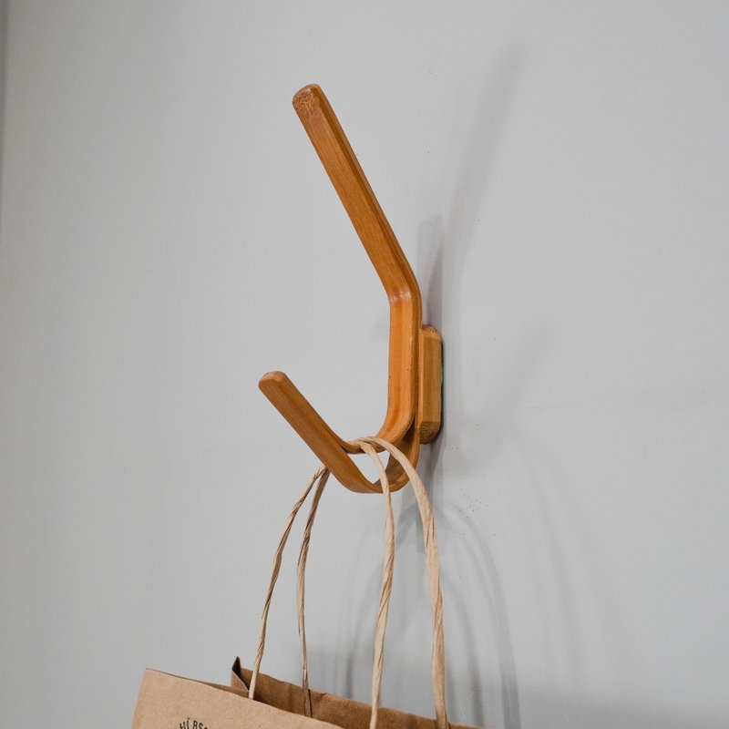 【Hübsch】－240206 竹制双钩衣帽挂钩 挂勾 衣帽架 handmade - 衣架/挂勾 - 竹 卡其色