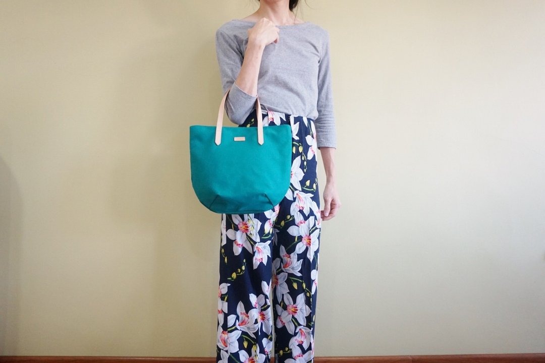 Turquoise Petite Canvas Tote Bag with Leather Strap for her - Weekend Casual Bag - 手提包/手提袋 - 棉 蓝色
