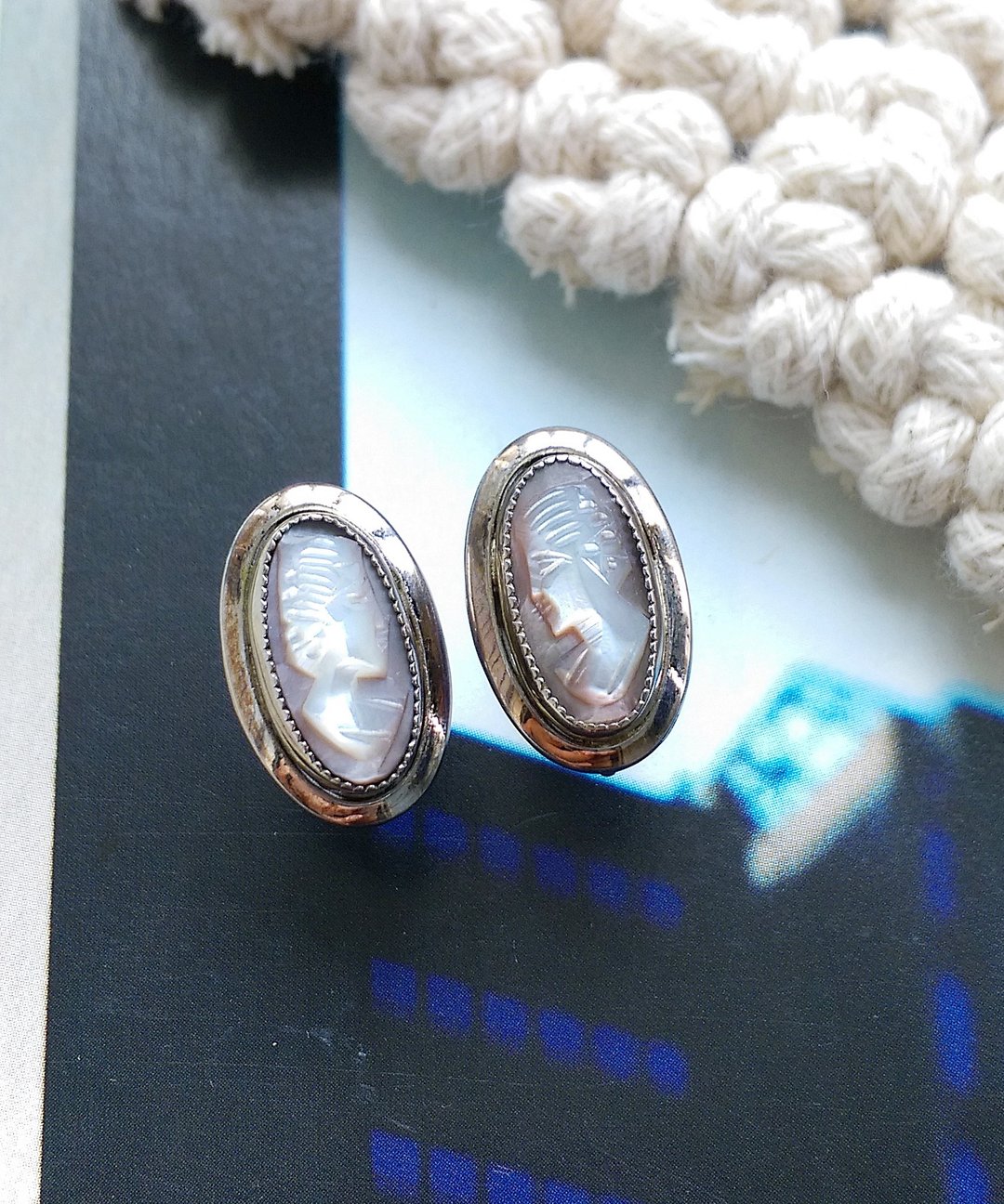 Vintage Jewelry 西洋古董饰品 SARAH COV CAMEO 手工 栓式耳环 - 耳环/耳夹 - 其他金属 金色
