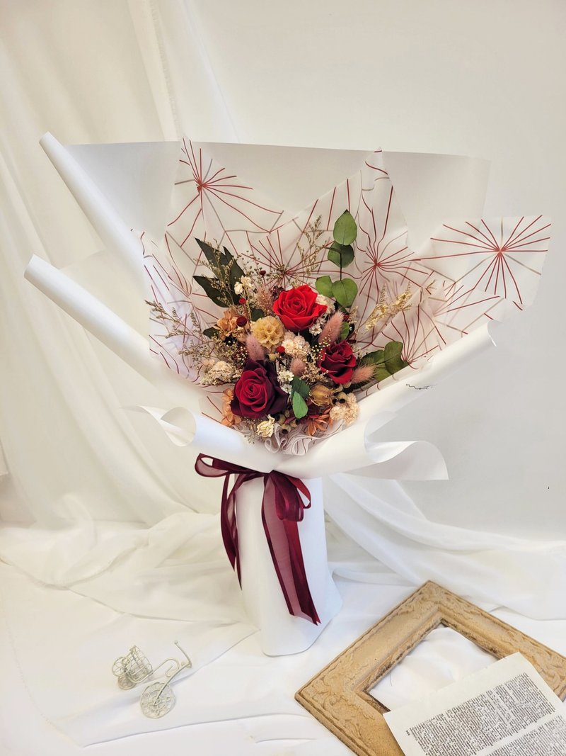 气质纯白红玫瑰花束 永生花束 情人节花束 求婚花束 红玫瑰花束 - 干燥花/捧花 - 植物．花 白色