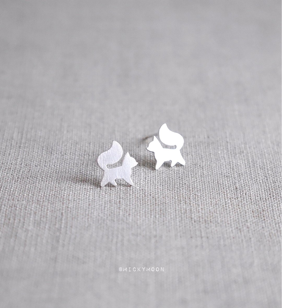 Fox Silver Earrings,925 Sterling Silver - 耳环/耳夹 - 纯银 银色