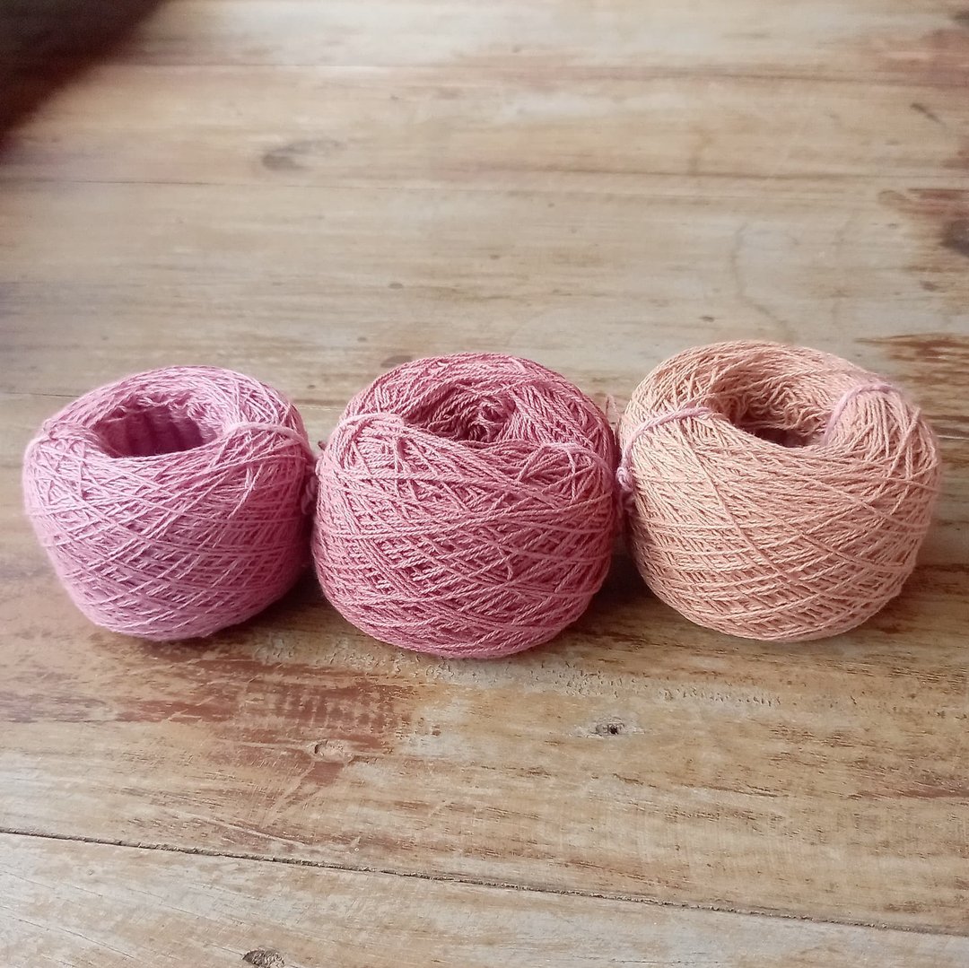 Set of 3 warm colors / Karen tribe vegetable dyed cotton thread thickness 0.7mm, 30g x 3 pieces / cotton / embroidery, sashiko, weaving, garland, wrapping, DIY - 编织/刺绣/羊毛毡/裁缝 - 棉 粉红色