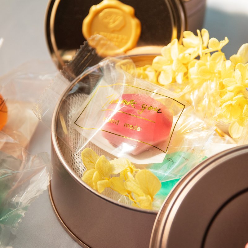 水晶精油手工皂 礼盒 - 蜡烛/香氛/手工皂 - 其他材质 多色