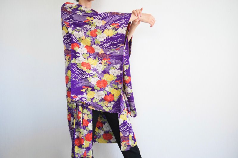 罕见的复古和服，优雅的花卉和服，和服夹克 - 女装休闲/机能外套 - 丝．绢 紫色