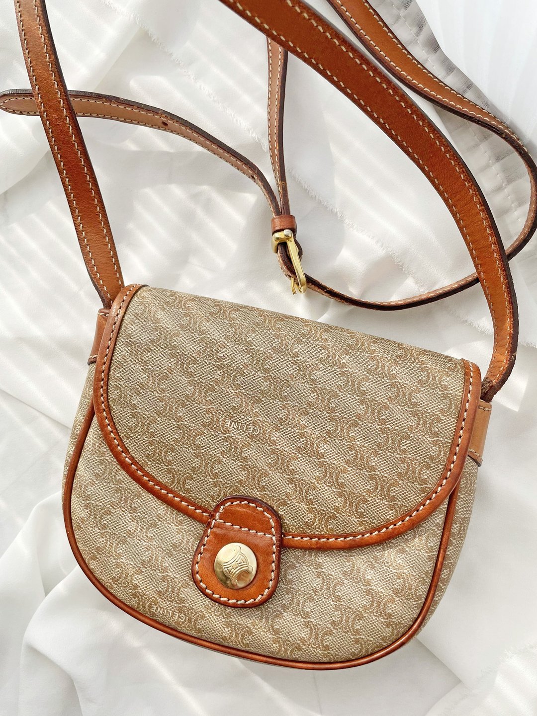 客人预订 CELINE 米凯旋门马鞍包半月包单肩包斜背包斜背包斜挎包 - 侧背包/斜挎包 - 真皮 卡其色