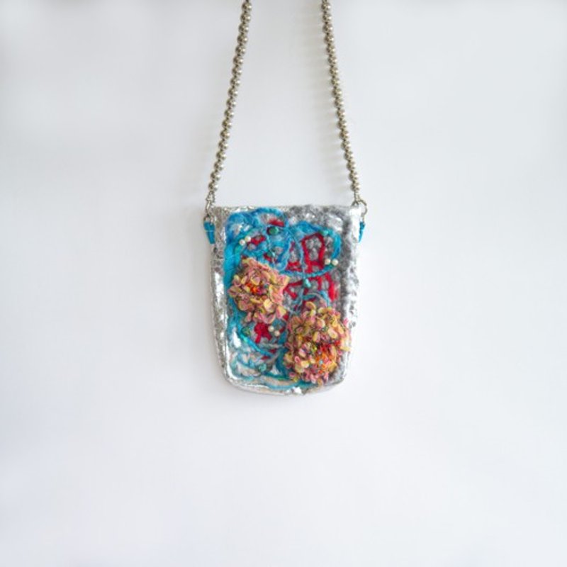 银色鳄鱼纹绒球绿松石包 - 侧背包/斜挎包 - 人造皮革 多色