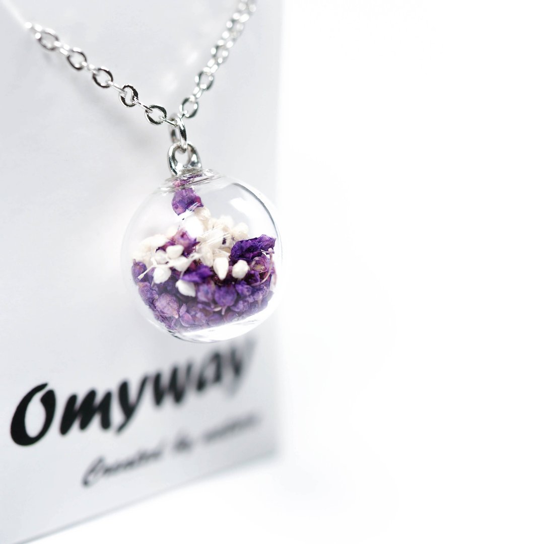 爱家作-OMYWAY白色深紫满天星干花永生花玻璃球饰物颈链1.4cm - 颈链 - 玻璃 白色