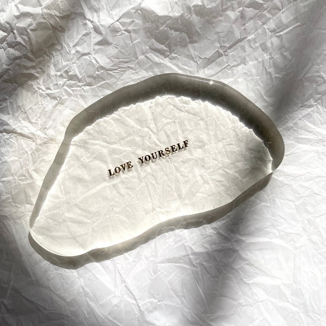 滴胶 树脂 LOVE YOURSELF摆盘 杯垫 - 摆饰 - 树脂 金色