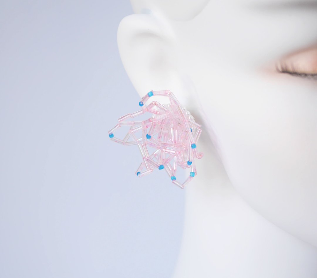 tsububu/bead embroidery/fusa [small]/piercing/ Clip-On/one ear/both ears/transparent pink - 耳环/耳夹 - 绣线 粉红色