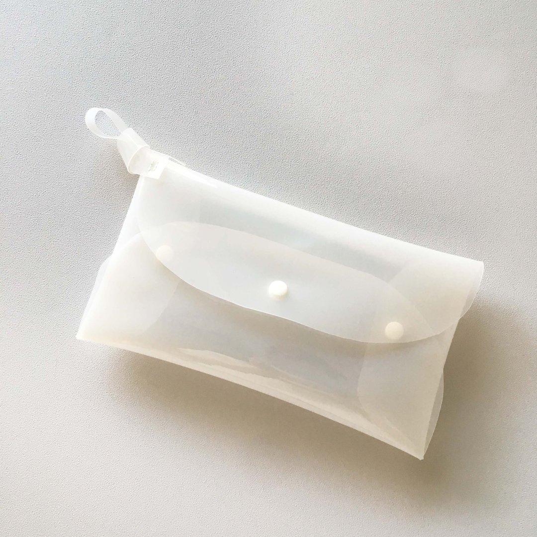 口罩收纳袋/可完全展开清洗/日本制软胶布 - 其他 - 塑料 白色