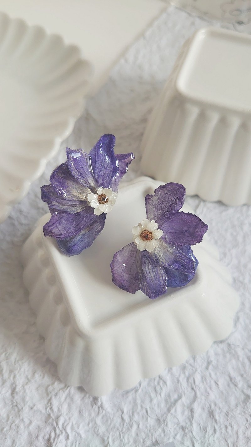 dried flower法国白梅 Ixodia + 紫蓝色飞燕草Delphinium耳环订制 - 耳环/耳夹 - 植物．花 蓝色