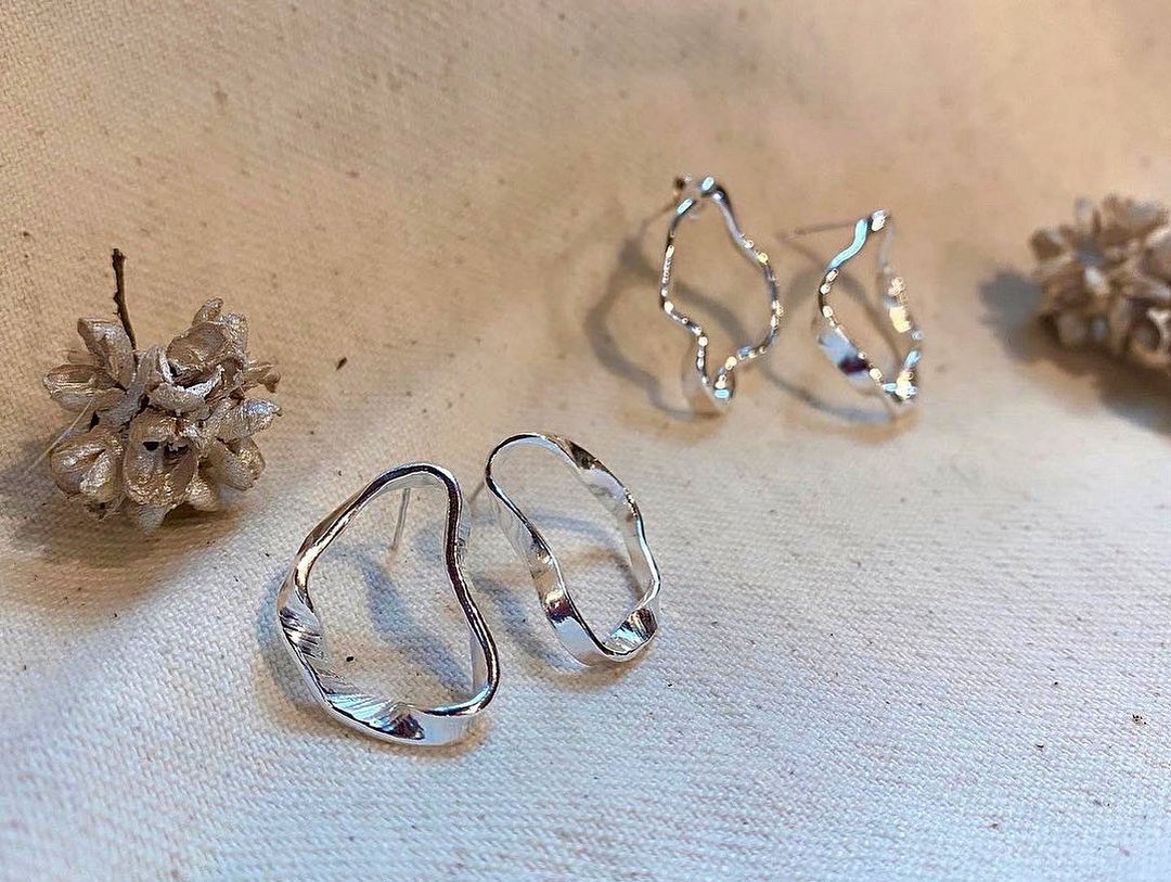 Melting rubber band Earrings 正在融化 - 耳环/耳夹 - 纯银 银色
