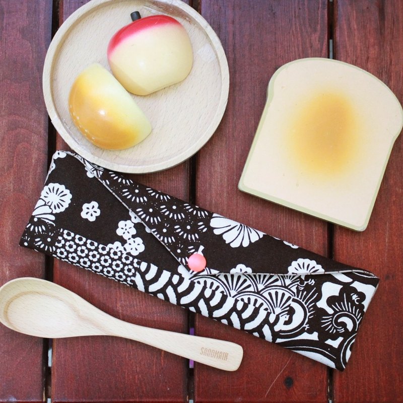 文青风环保筷袋 ~美人珠帘 咖啡  日系 收纳包.森林.环保筷袋.手作餐具袋.交换礼物.环保.气质 - 收纳用品 - 棉．麻 咖啡色