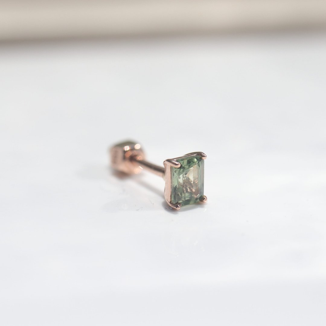 14K 绿色蓝宝石锁珠耳环(单个)耳骨 耳窝 不退色 - 耳环/耳夹 - 贵金属 金色