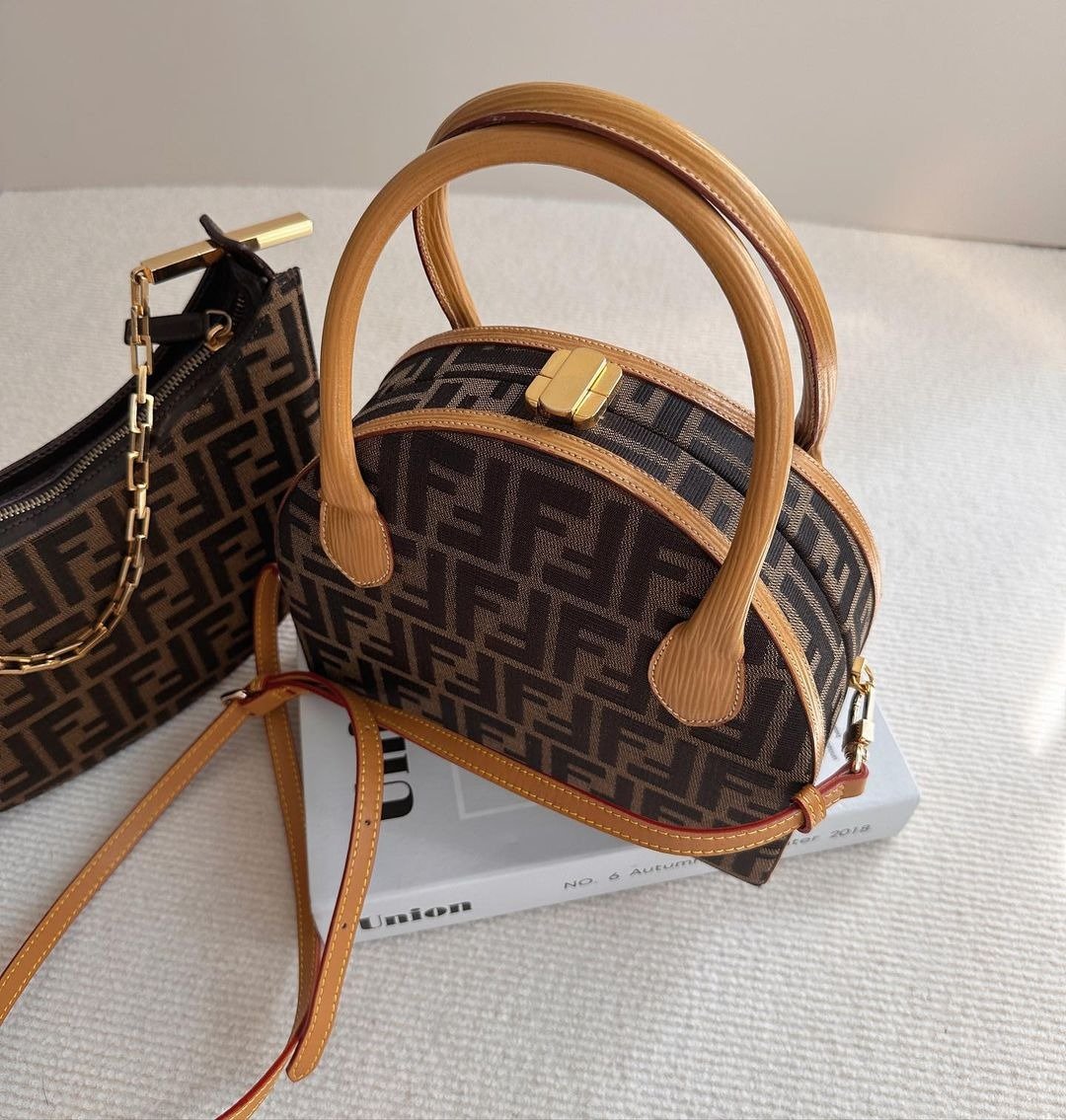 中古包 Fendi 芬迪 半月盒子 - 手提包/手提袋 - 其他材质 咖啡色