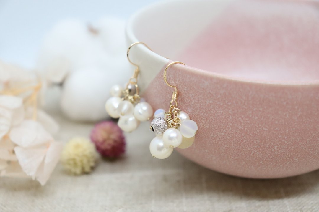 Freshwater Pearls & Stones Mixed Elegant 925 Silver Hook Earrings - 耳环/耳夹 - 珍珠 白色
