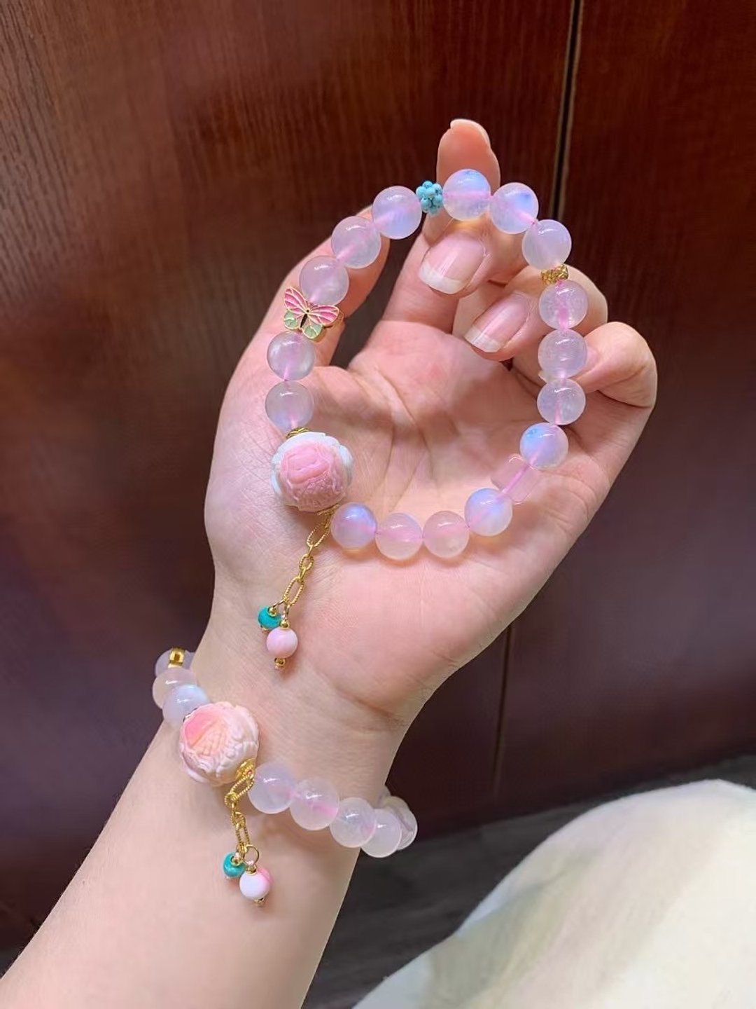 天然精品强光粉小灯泡月光石手链搭配胭脂贝美人鱼原矿绿松花球 - 手链/手环 - 玉石 