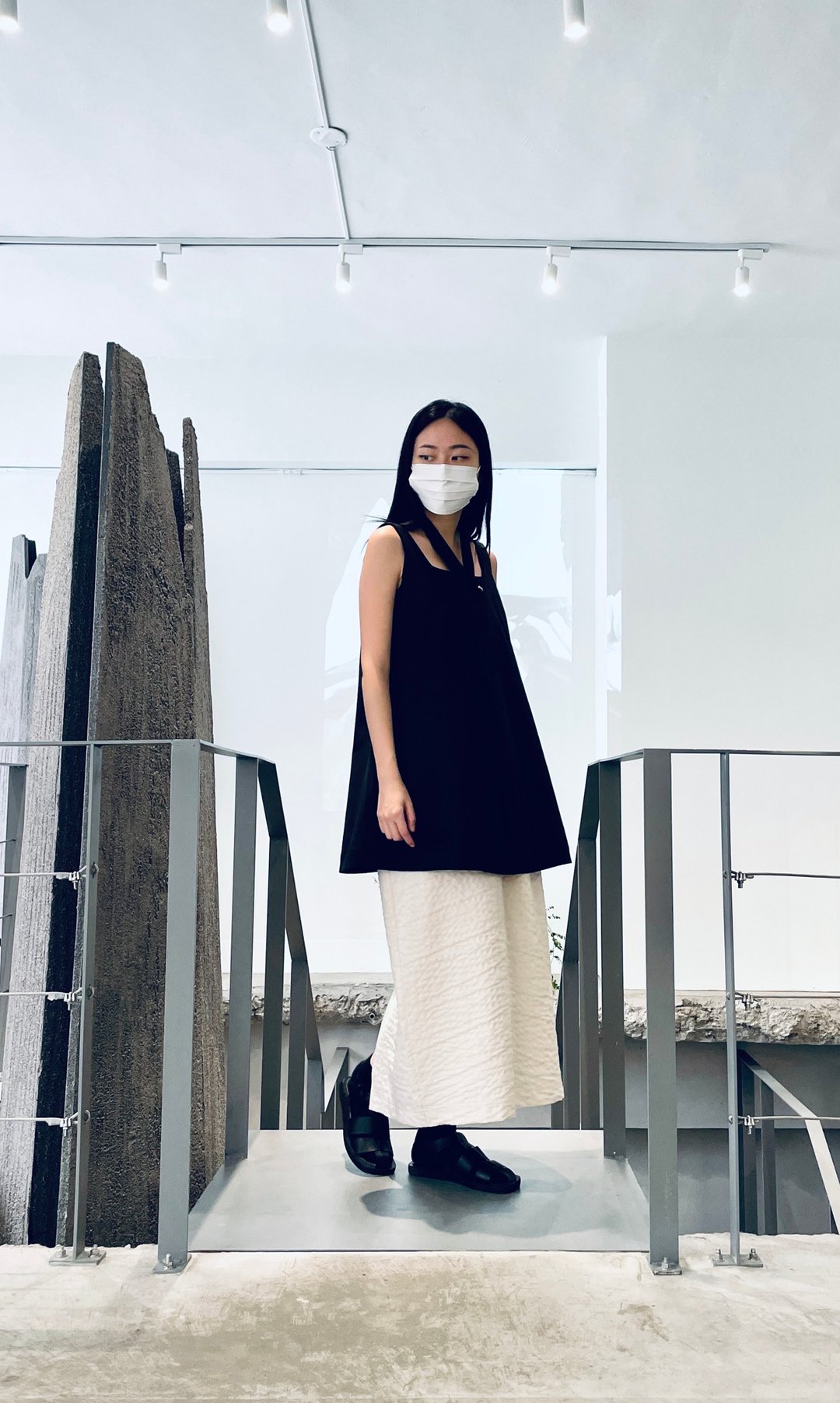无袖方领小洋装 - 女装背心 - 棉 黑色