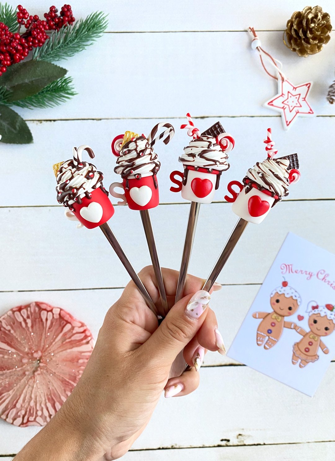 Polymer clay decorated teaspoon with Christmas decor. Christmas gift idea - 花瓶/陶器 - 不锈钢 红色