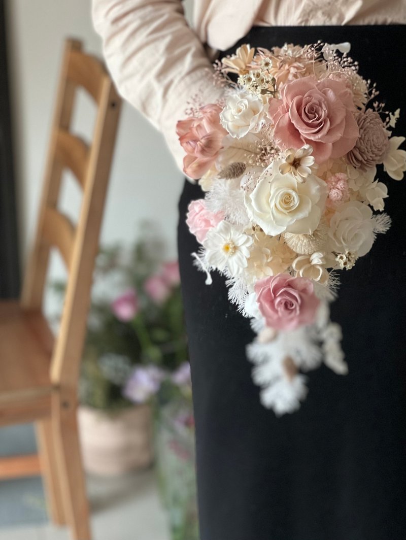 水滴型优雅永生捧花.玫瑰捧花. 永生花 不凋花 干燥花 新娘捧花 - 干燥花/捧花 - 植物．花 粉红色