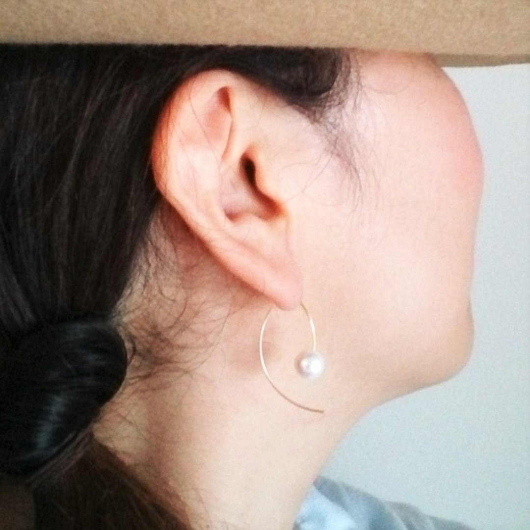 14kgf*Japanese Akoya sea pearl pierced earring NATURAL SILVER - 耳环/耳夹 - 宝石 银色