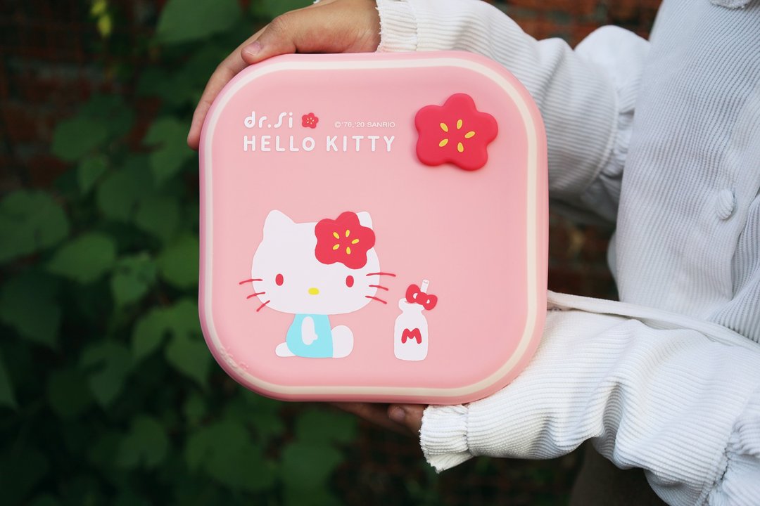 【Hello Kitty梅花饱饱盒-含菜盘】微波 大容量 硅胶 折叠 便当盒 - 便当盒/饭盒 - 硅胶 粉红色