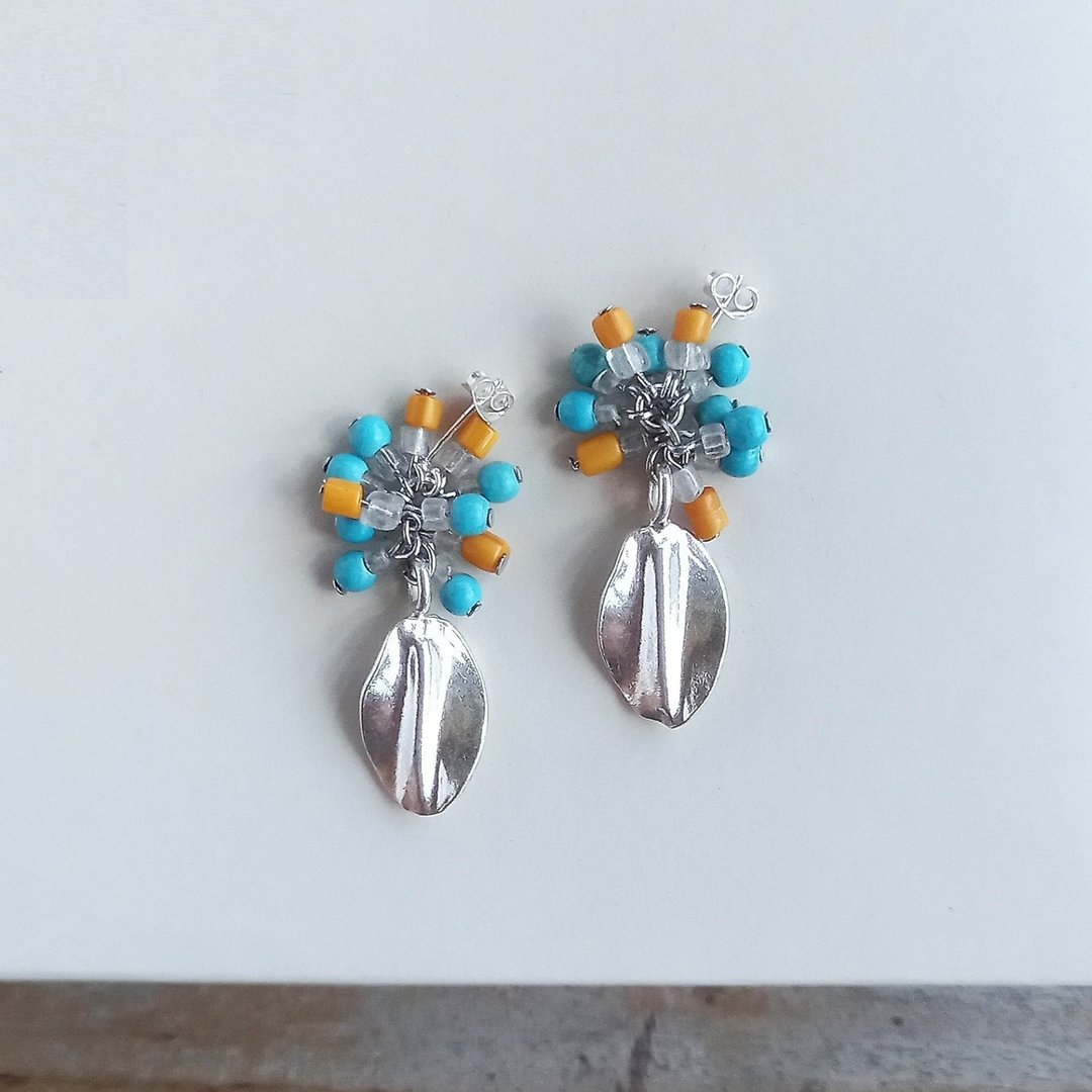 卡伦银饰扭转坠饰、ハウライトターコイズ (Howlite Turquoise)、山吹色与透明的旧式玻璃珠耳饰 / 耳环或耳夹 - 耳环/耳夹 - 银 银色