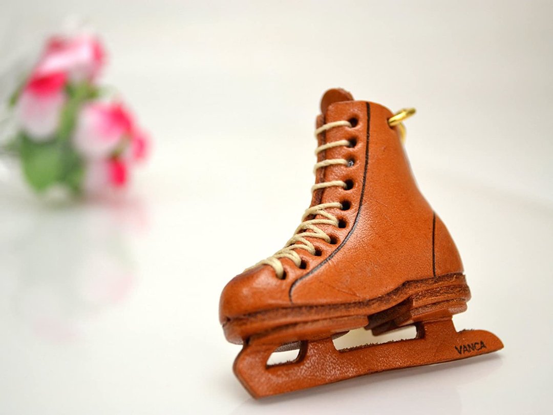 GENUINE 3D LEATHER FIGURE SKATING SHOE LEATHER KEYCHAIN - 钥匙链/钥匙包 - 真皮 咖啡色