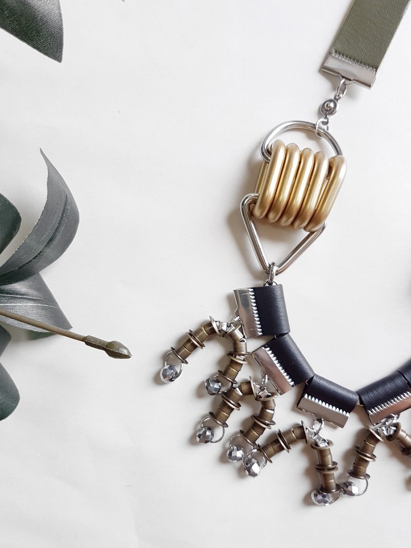 FILMA Multi Pixie Hardware Necklace //OLIVE - 项链 - 其他金属 绿色