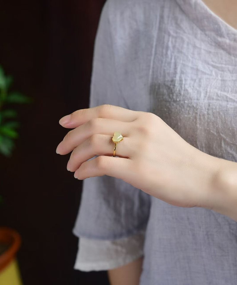 和田玉藕粉纯银戒指 寓意吉祥如意 雕工精致 上身简单大方 水头好 - 戒指 - 水晶 