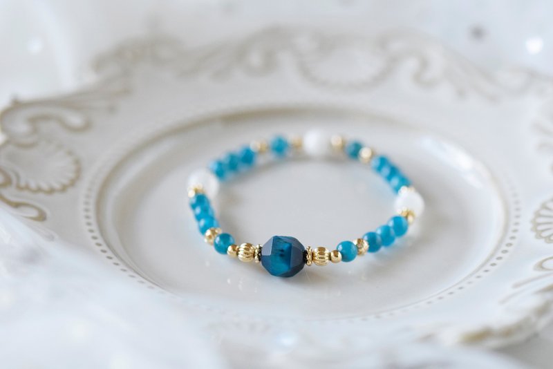 伯爵。磷灰石 蓝虎眼石 月亮石 白砗磲 天然石 水晶手链 - 手链/手环 - 水晶 蓝色