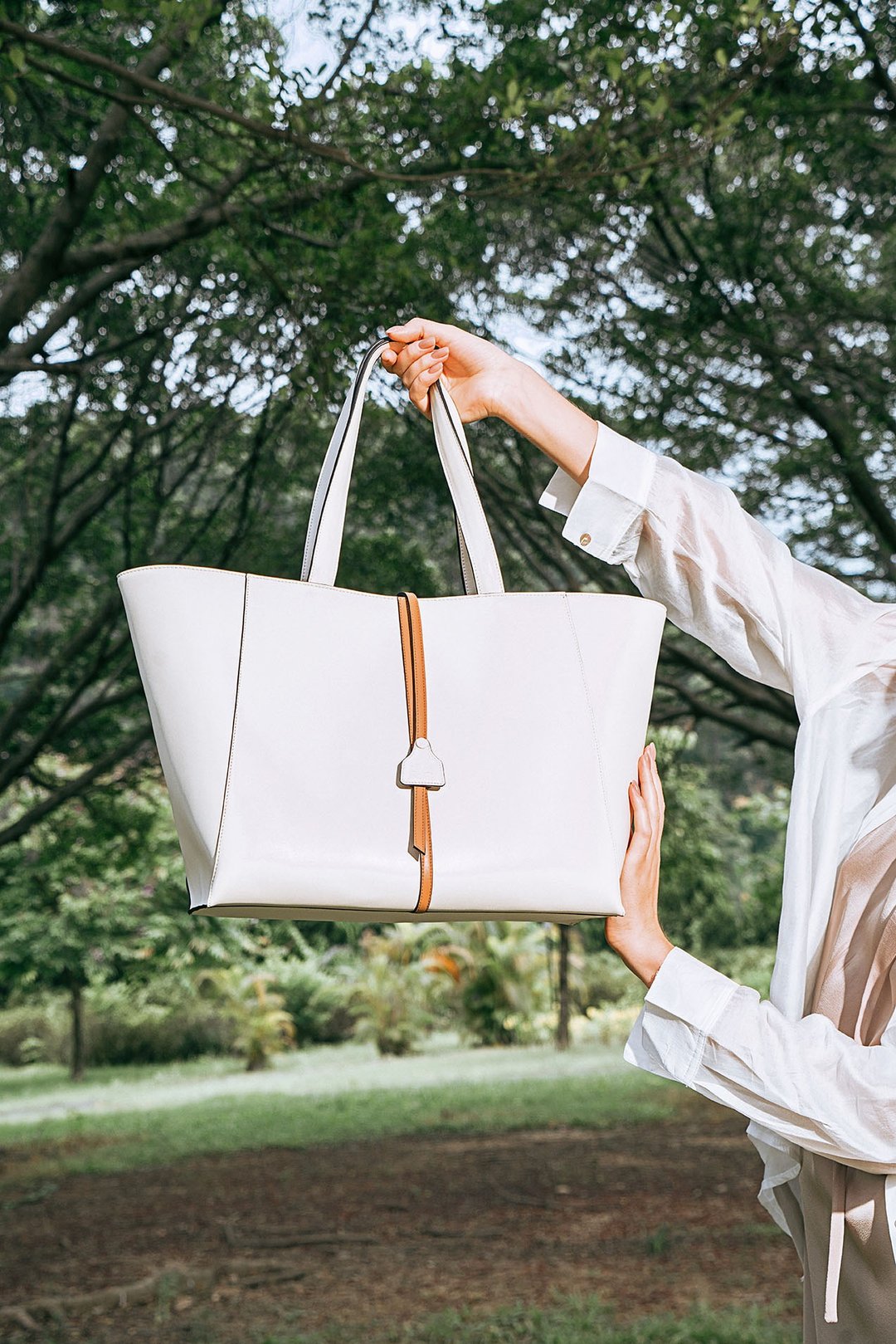 Tally Shopper Tote 素皮革多功能手提包 托特包 米白色 - 手提包/手提袋 - 人造皮革 白色