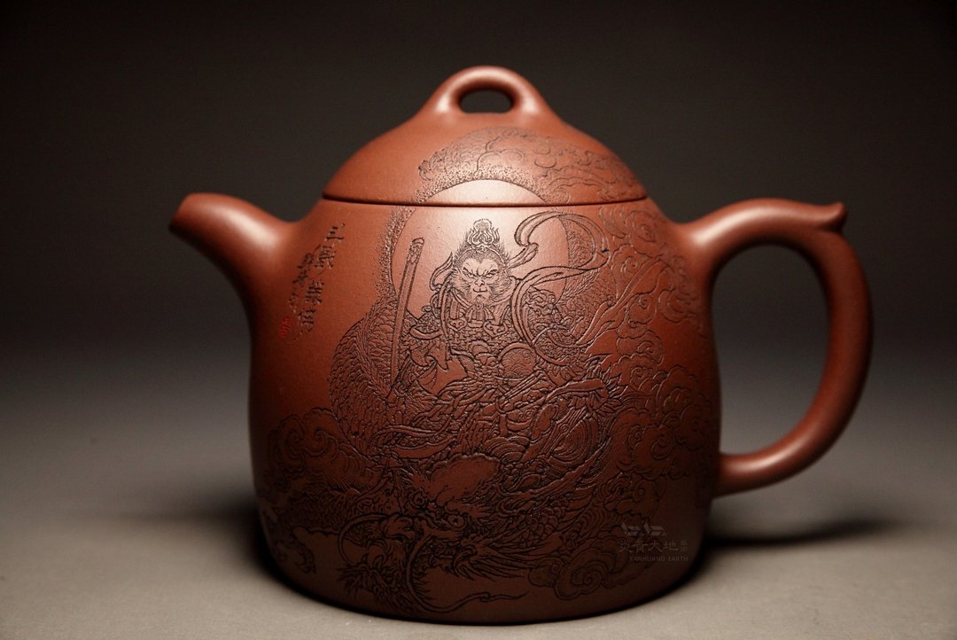 【斗战胜佛】国家级工艺美术师 钱琦 雕刻 紫泥 750cc - 茶具/茶杯 - 陶 咖啡色