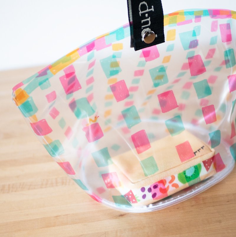 Clear bag Red basket bag pattern - 手提包/手提袋 - 防水材质 红色