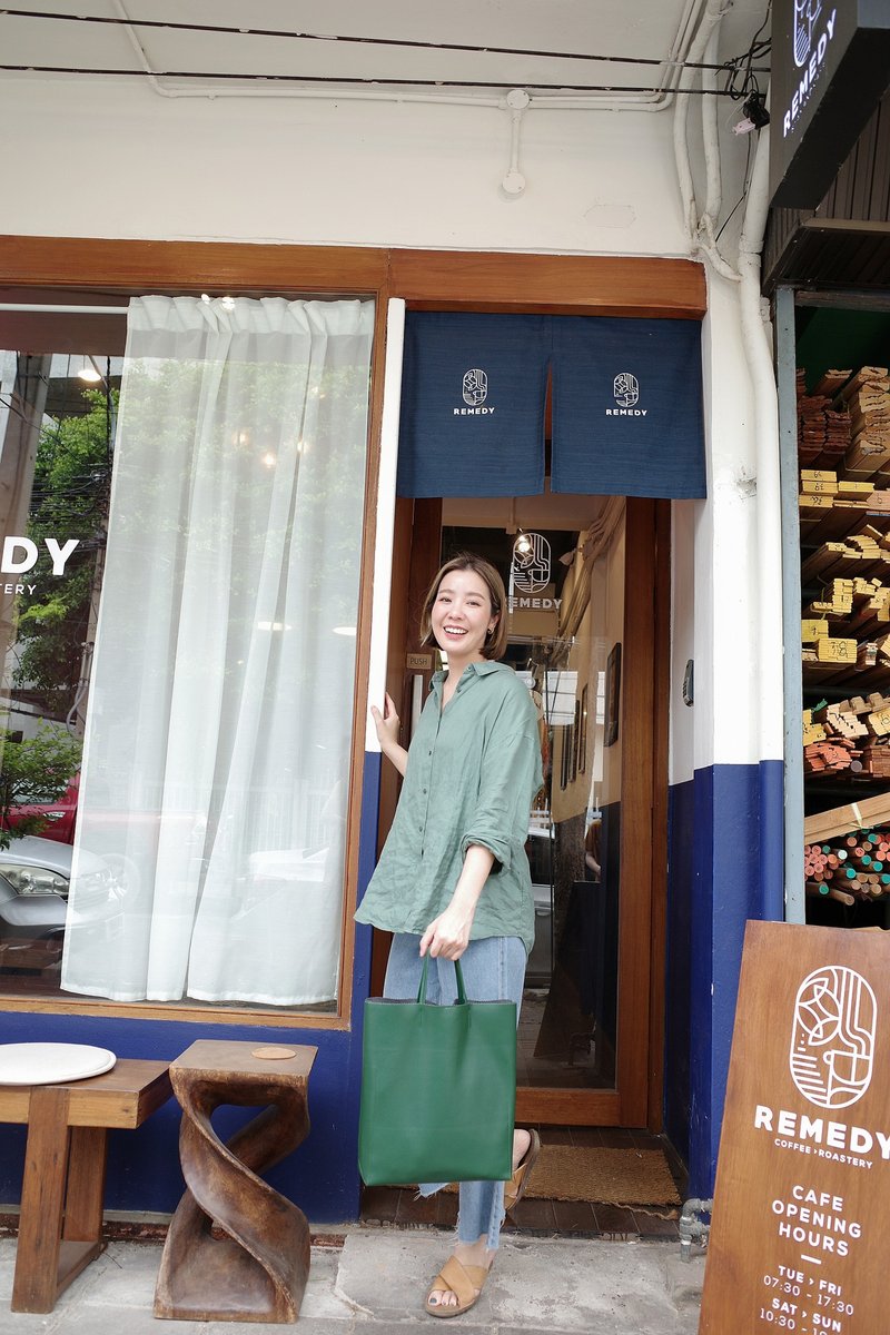 Paper bag Green whiteoakfactory - 手提包/手提袋 - 人造皮革 绿色