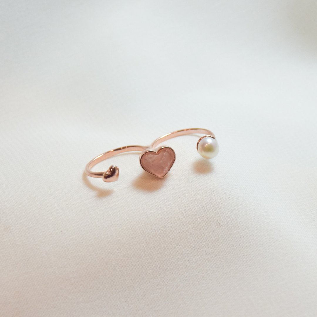 Triple miniheart ring - 戒指 - 其他材质 粉红色