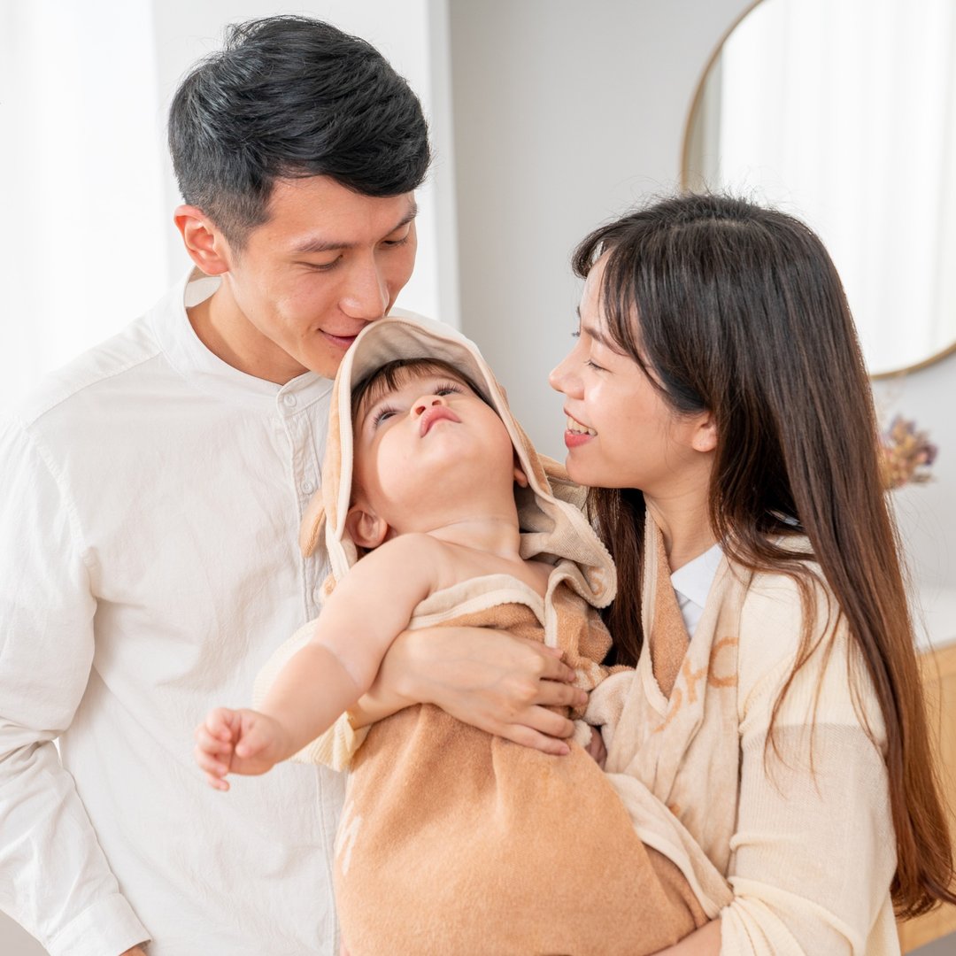 【妈咪爱宝包】有机棉围裙式浴巾礼盒(台湾制)-小麋鹿 弥月礼盒 - 满月礼盒 - 棉 卡其色