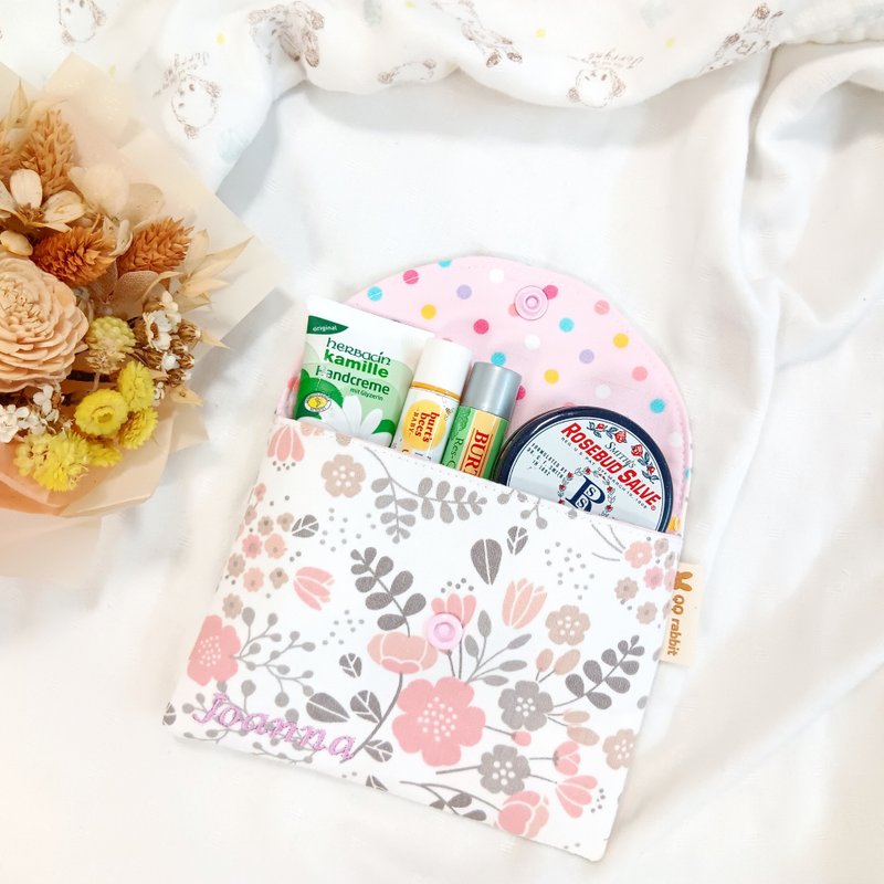 免费绣名字。莫兰迪粉花。口罩收纳袋 卫生棉包 万用随身包 - 化妆包/杂物包 - 棉．麻 粉红色