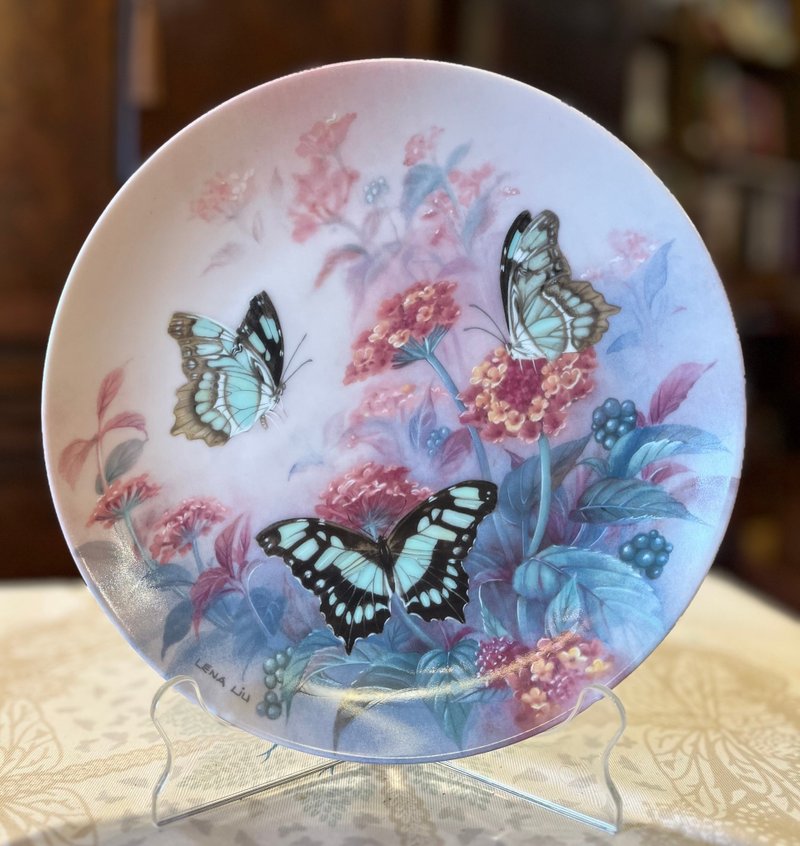 On Gossamer Wings 轻盈羽翼 by Lena Liu 手绘瓷盘五片组 - 盘子/餐盘/盘架 - 陶 粉红色