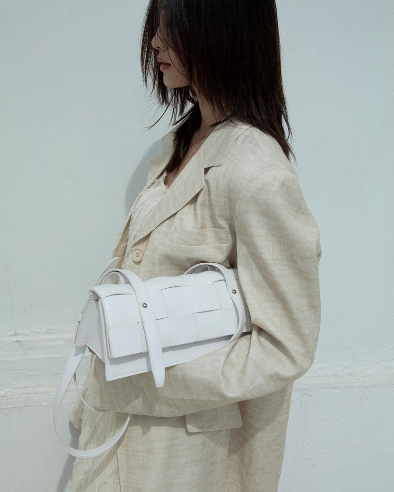 Onigiri 饭团真皮编织腋下包 - 哑光白 - 侧背包/斜挎包 - 真皮 白色